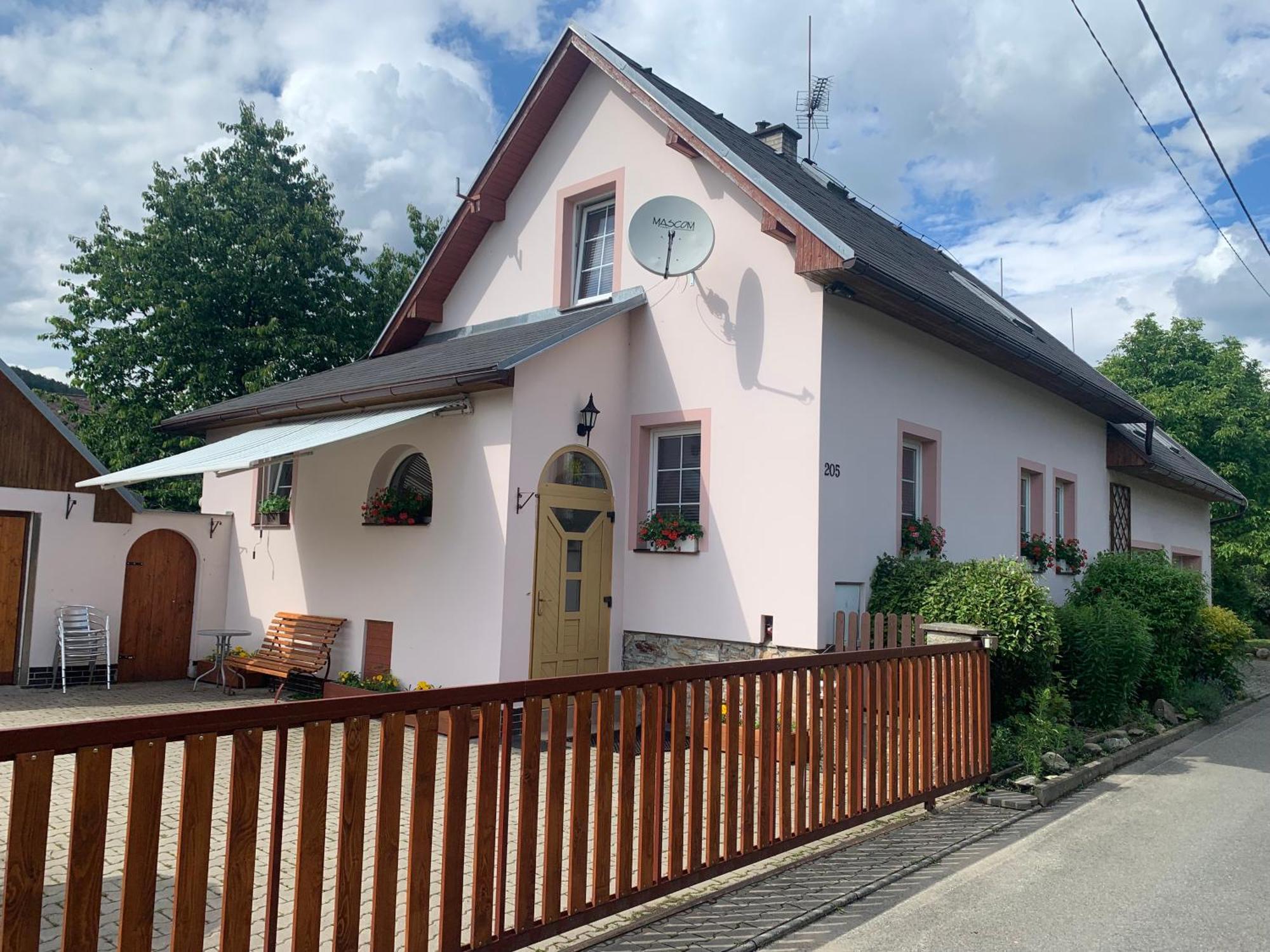 Chalupa U Desne Petrov nad Desnou Luaran gambar